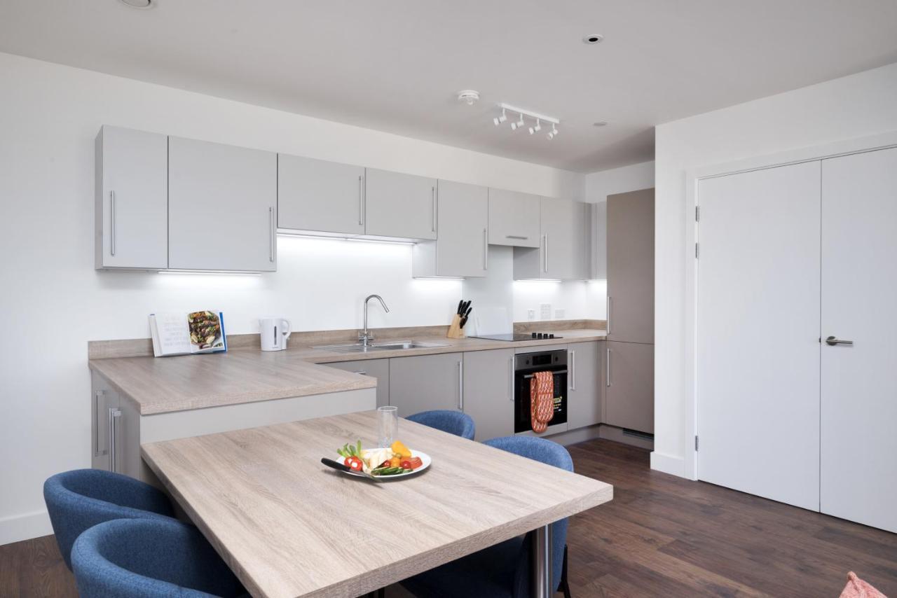 Modern Studios And Apartments At Barking Wharf In Londres Exterior foto