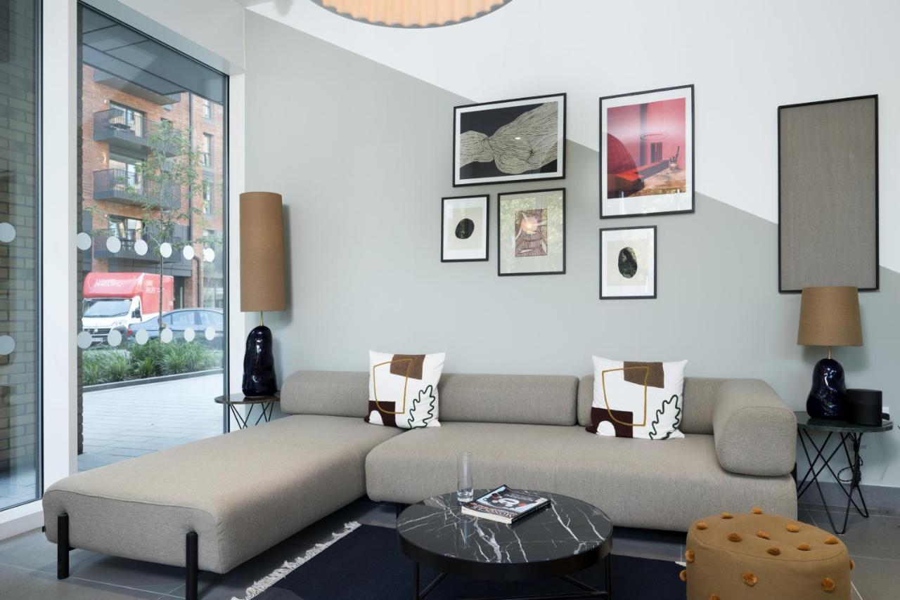 Modern Studios And Apartments At Barking Wharf In Londres Exterior foto