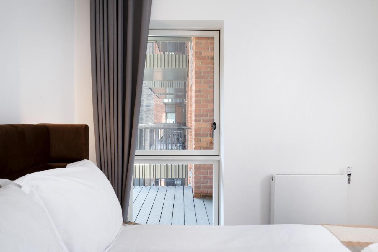 Modern Studios And Apartments At Barking Wharf In Londres Exterior foto