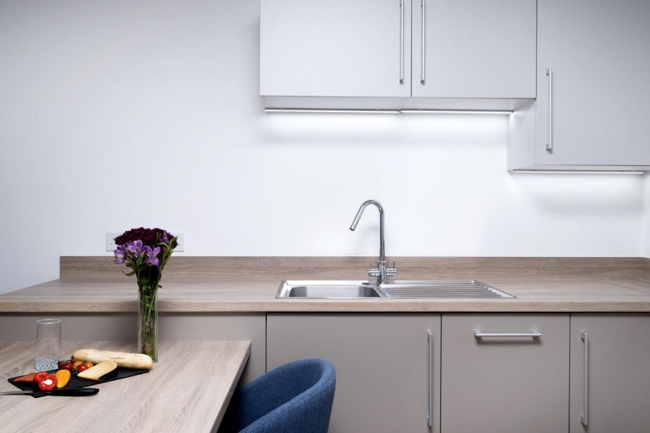 Modern Studios And Apartments At Barking Wharf In Londres Exterior foto