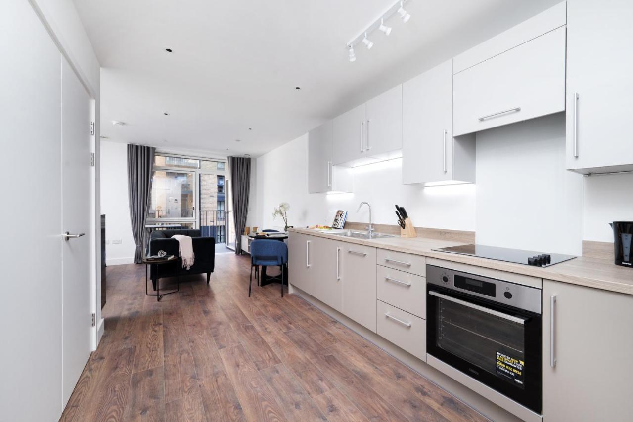Modern Studios And Apartments At Barking Wharf In Londres Exterior foto